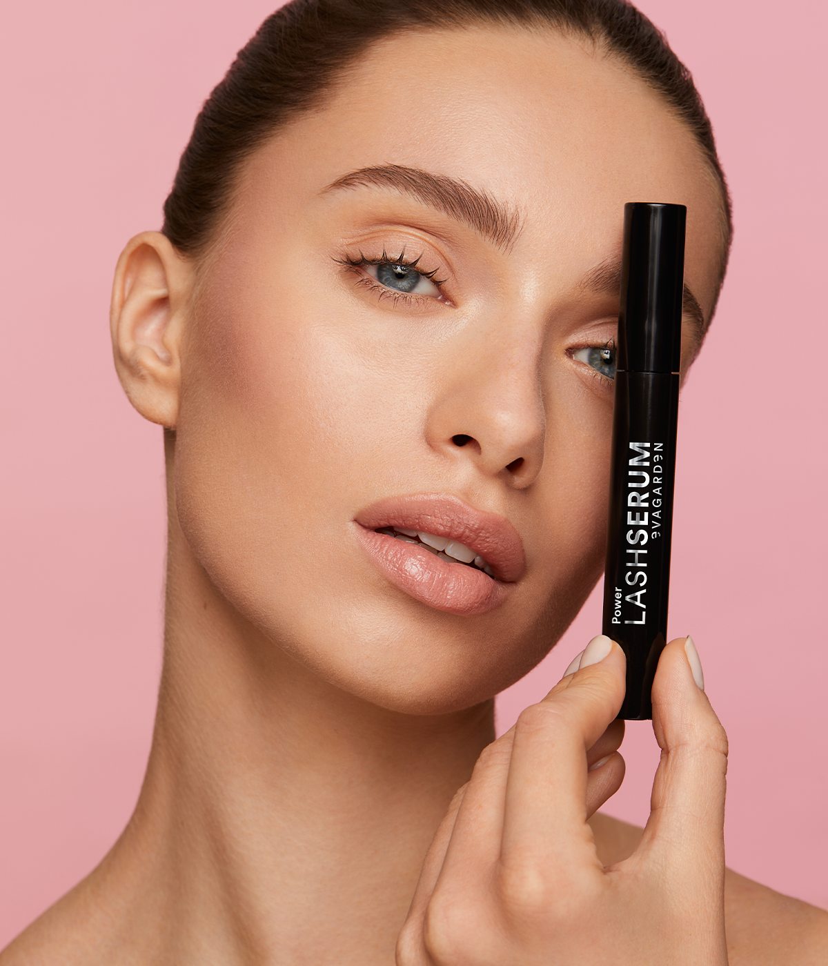 Evagarden-Make-Up-Fantastica_Power_LashSerum_Close_Up