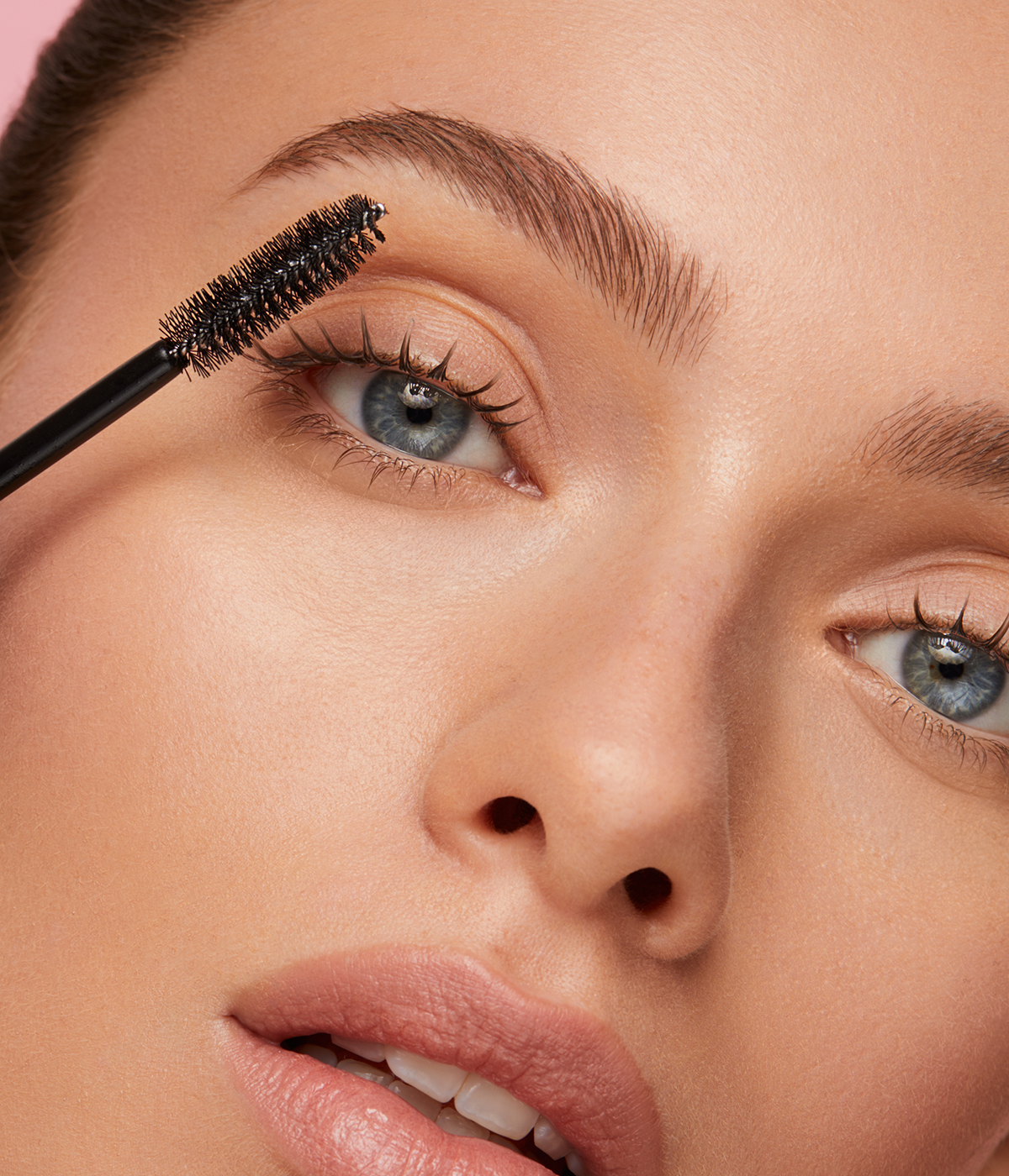 Evagarden-Make-Up-Fantastica_Power_LashSerum_Close_Up_2